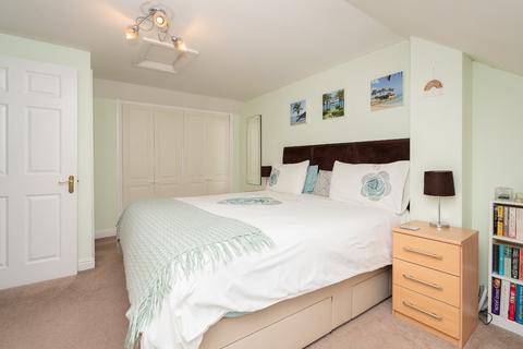 4 bedroom end of terrace house for sale, Wilcon Way, Watford, Hertfordshire, WD25