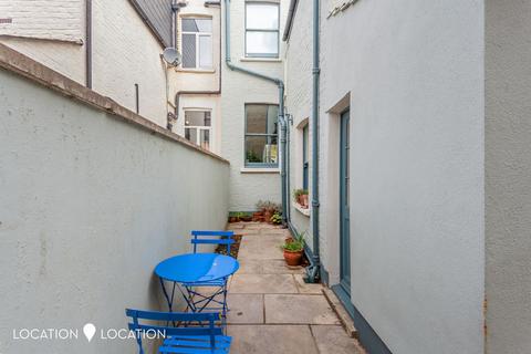 14 Tyssen Road, London, N16 7NA