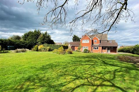 4 bedroom house to rent, School Lane, Bronington.