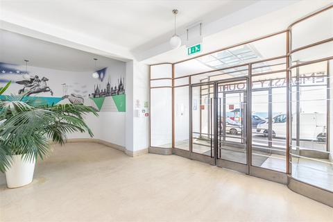 3 bedroom apartment for sale, Kings Road, Brighton