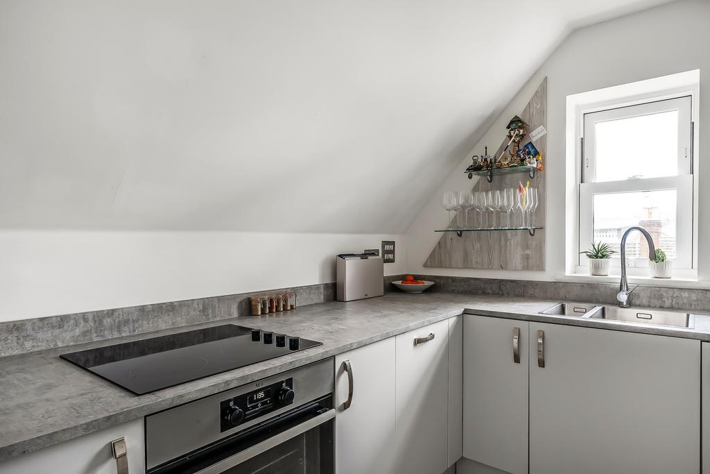 Flat-8-139-London-Road-1