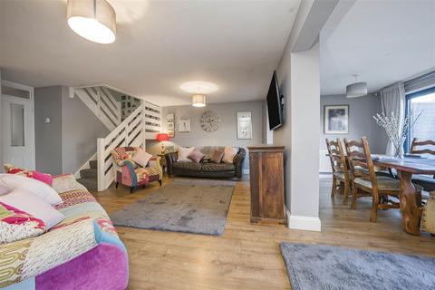 10 Applecroft, Park Street, St Albans, AL2 2AP