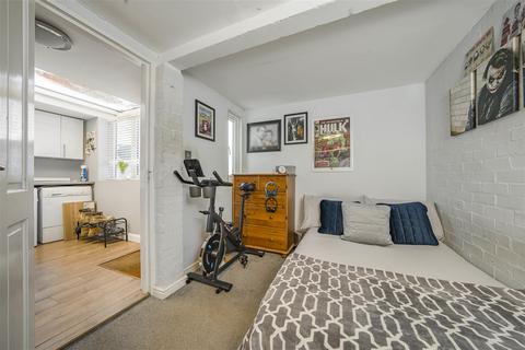 10 Applecroft, Park Street, St Albans, AL2 2AP