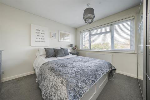 10 Applecroft, Park Street, St Albans, AL2 2AP