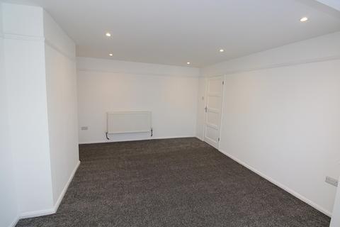 2 bedroom apartment to rent, Brockley Crescent, RM5