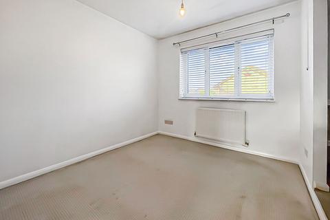 4 Choirs Close, Abbeymead, Gloucester, GL4 5GN