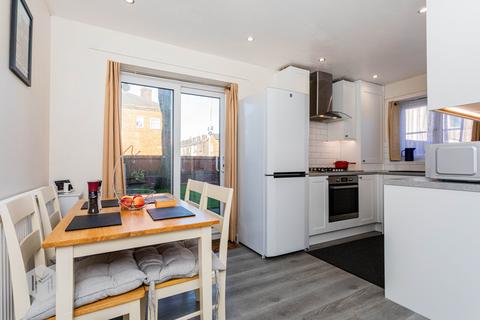 2 Alder Close, Bury, BL8 2PT
