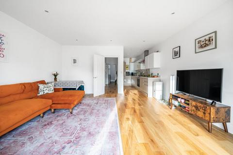 2 bedroom flat for sale, Mill Hill Road, Acton