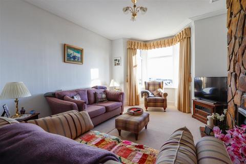 4 bedroom terraced house for sale, Park Avenue, Barry