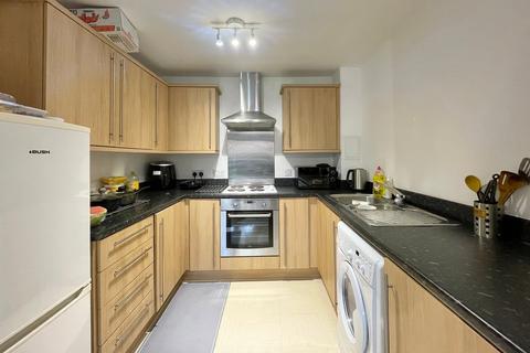 1 bedroom apartment for sale, Coombe Way, FARNBOROUGH GU14