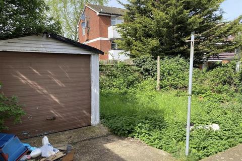 2 bedroom flat for sale, Blackberry Farm Close, Hounslow TW5