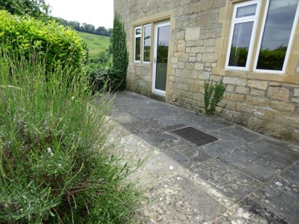 Courtyard garden