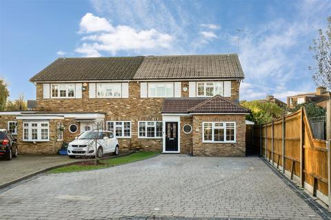 4 bedroom semi-detached house for sale, The Birches, Bushey