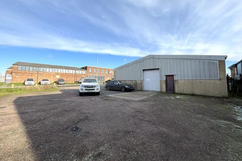 Industrial unit to rent, 48 Hanbury Road, Widford Industrial Estate, Chelmsford, Essex