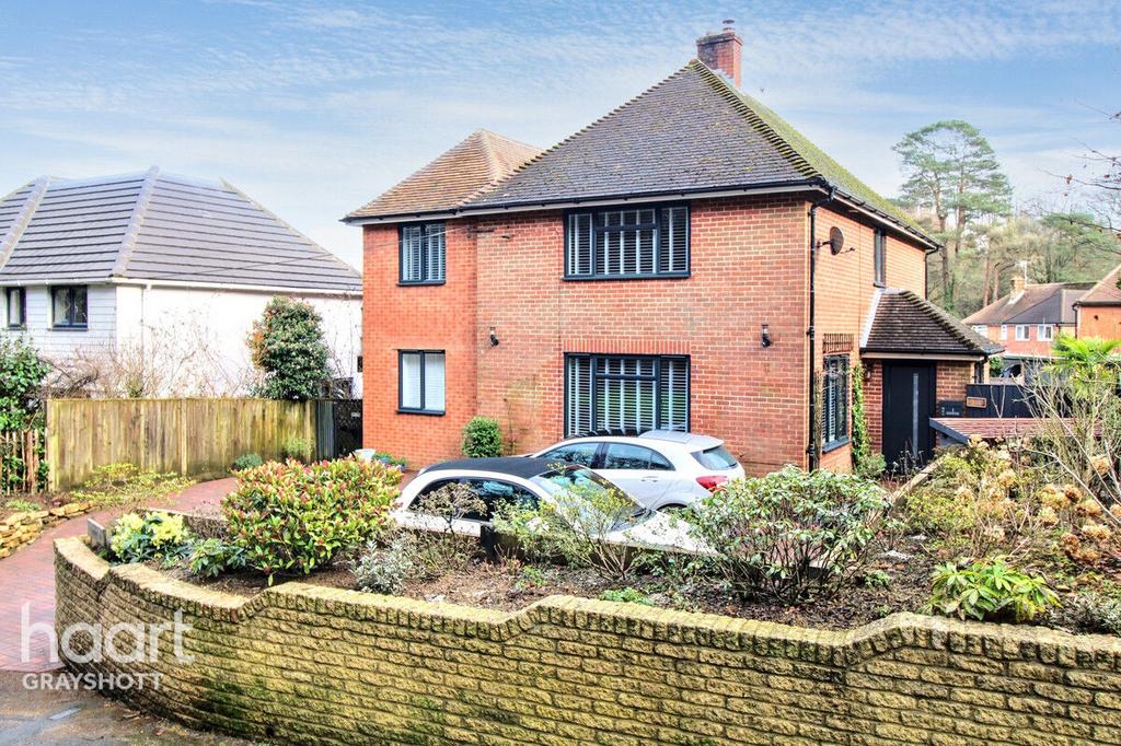 Hammer Lane, Haslemere 5 bed detached house - £999,950