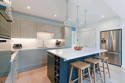 86 Fairford Gardens, Worcester Park, KT4 7BJ