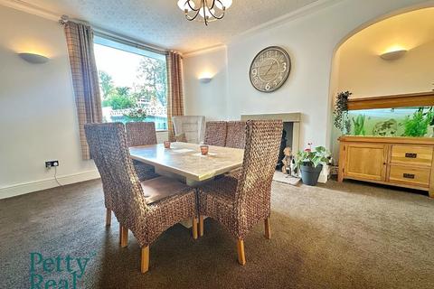 3 bedroom terraced house for sale, Brookbank, Barrowford, Nelson