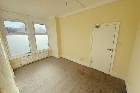 1 bedroom in a house share to rent, Westbury Avenue, Wood Green