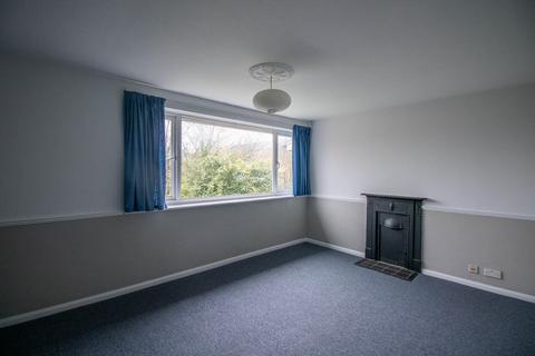 2 bedroom maisonette to rent, Rothleigh Road, Cambridge