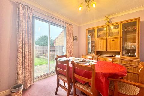 4 bedroom detached house for sale, Treetops Close, Leicester, LE5