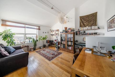 2 bedroom flat for sale, Mount View Road, Stroud Green