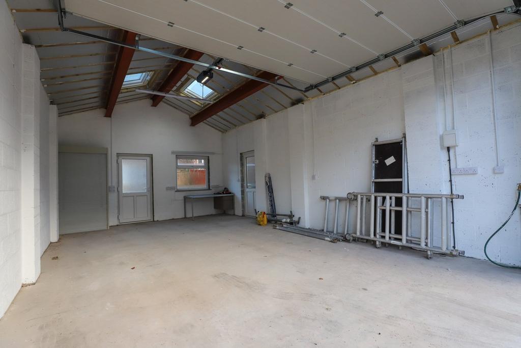 Detached Garage