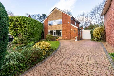 4 bedroom detached house for sale, Kingswood Close, Merrow, GU1