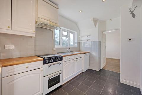 15 Centre Drive, Epping, CM16 4JH