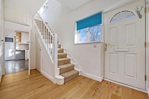 15 Centre Drive, Epping, CM16 4JH