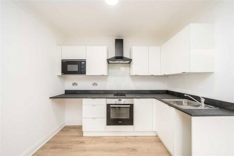 2 bedroom flat to rent, Lewisham Road, London SE13