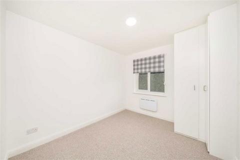 2 bedroom flat to rent, Lewisham Road, London SE13