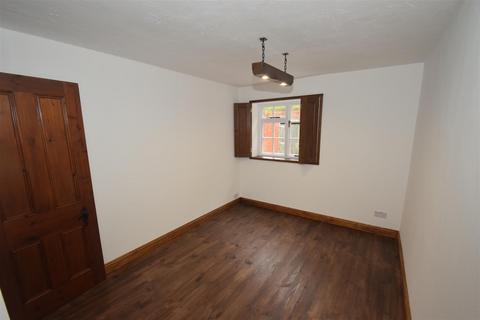 2 bedroom bungalow to rent, Vyne Road Sherborne St John Hampshire