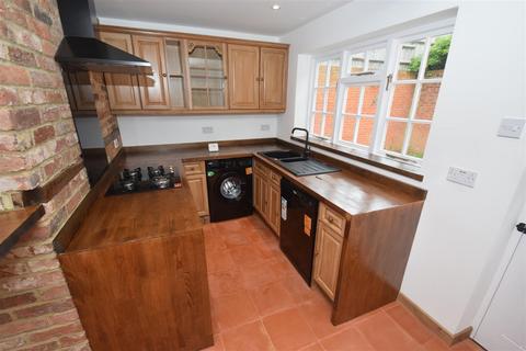 2 bedroom bungalow to rent, Vyne Road Sherborne St John Hampshire