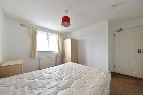 1 bedroom in a house share to rent, Durham Road, Stevenage