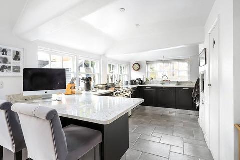 4 bedroom detached house for sale, The Horsefair, Romsey, Hampshire, SO51