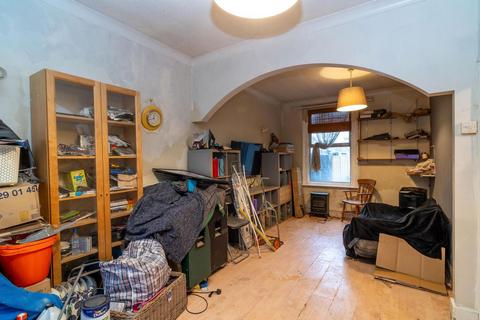 3 bedroom terraced house for sale, Hockley Avenue, London E6