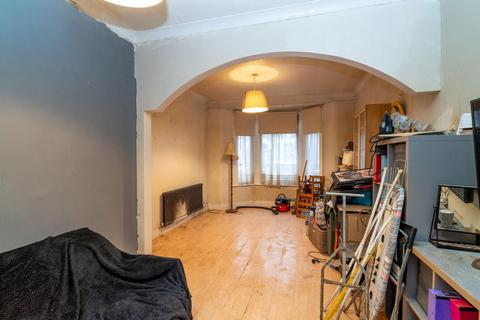 3 bedroom terraced house for sale, Hockley Avenue, London E6