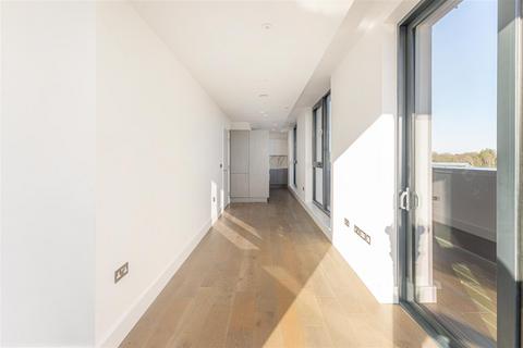 1 bedroom apartment for sale, Fox Lane, London