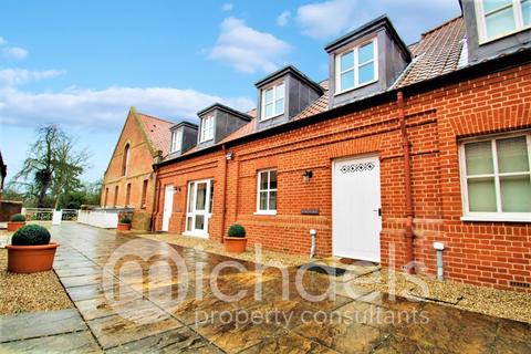 2 bedroom mews to rent, The Street, Great Saling, Braintree