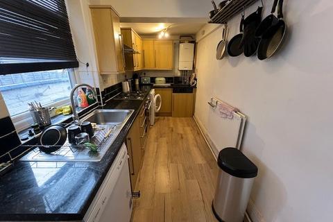 2 bedroom terraced house to rent, Avenue Road, New Bilton, Rugby, CV21