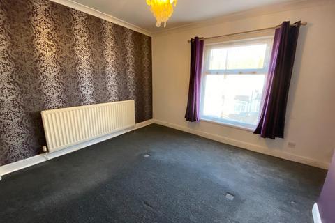 2 bedroom terraced house to rent, Avenue Road, New Bilton, Rugby, CV21