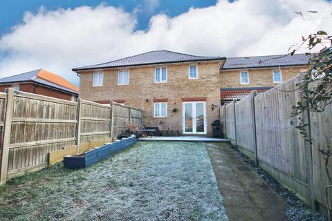 3 bedroom terraced house for sale, Hobnail Path, Aylesham, Canterbury