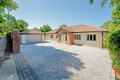 4 bedroom bungalow to rent, Carthagena Lane, Gresford LL12