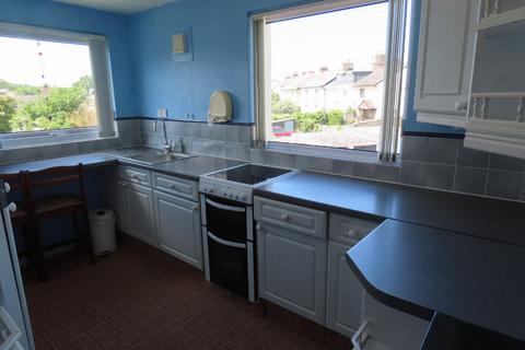 2 bedroom flat to rent, Victoria Road, Barnstaple, EX32