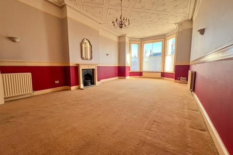 1 bedroom flat for sale, High Street, Newnham GL14