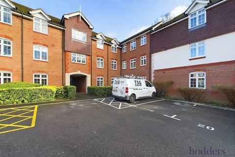 2 bedroom apartment for sale, Brighton Road, Addlestone, Surrey, KT15