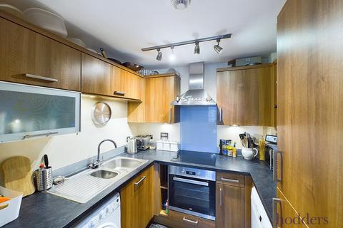 2 bedroom apartment for sale, Brighton Road, Addlestone, Surrey, KT15