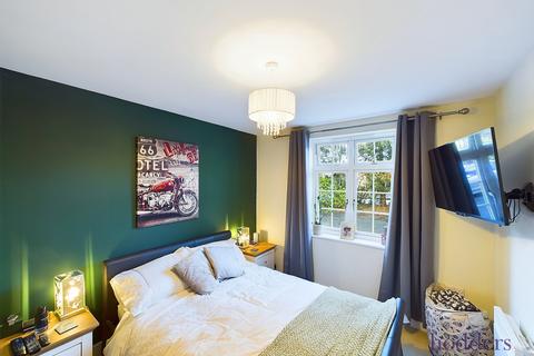 2 bedroom apartment for sale, Brighton Road, Addlestone, Surrey, KT15