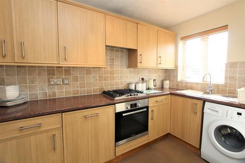 2 bedroom end of terrace house to rent, Linnet Close, Petersfield, Hampshire, GU31