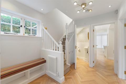 4 bedroom cottage for sale, Hill Top, NW11